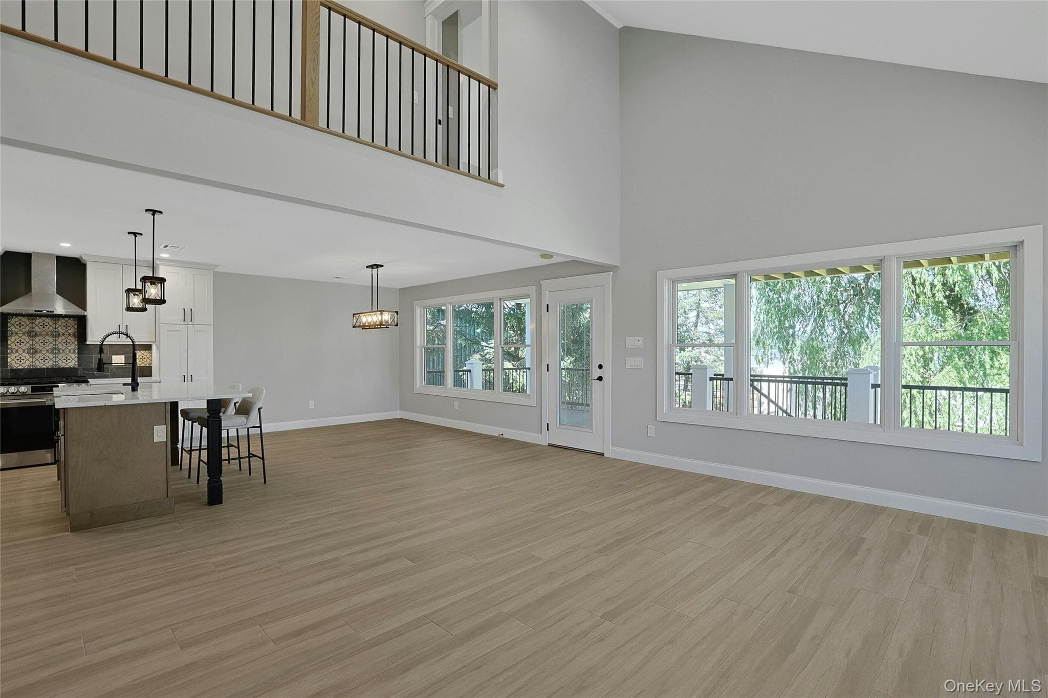 74 Beach Road thumbnail 11