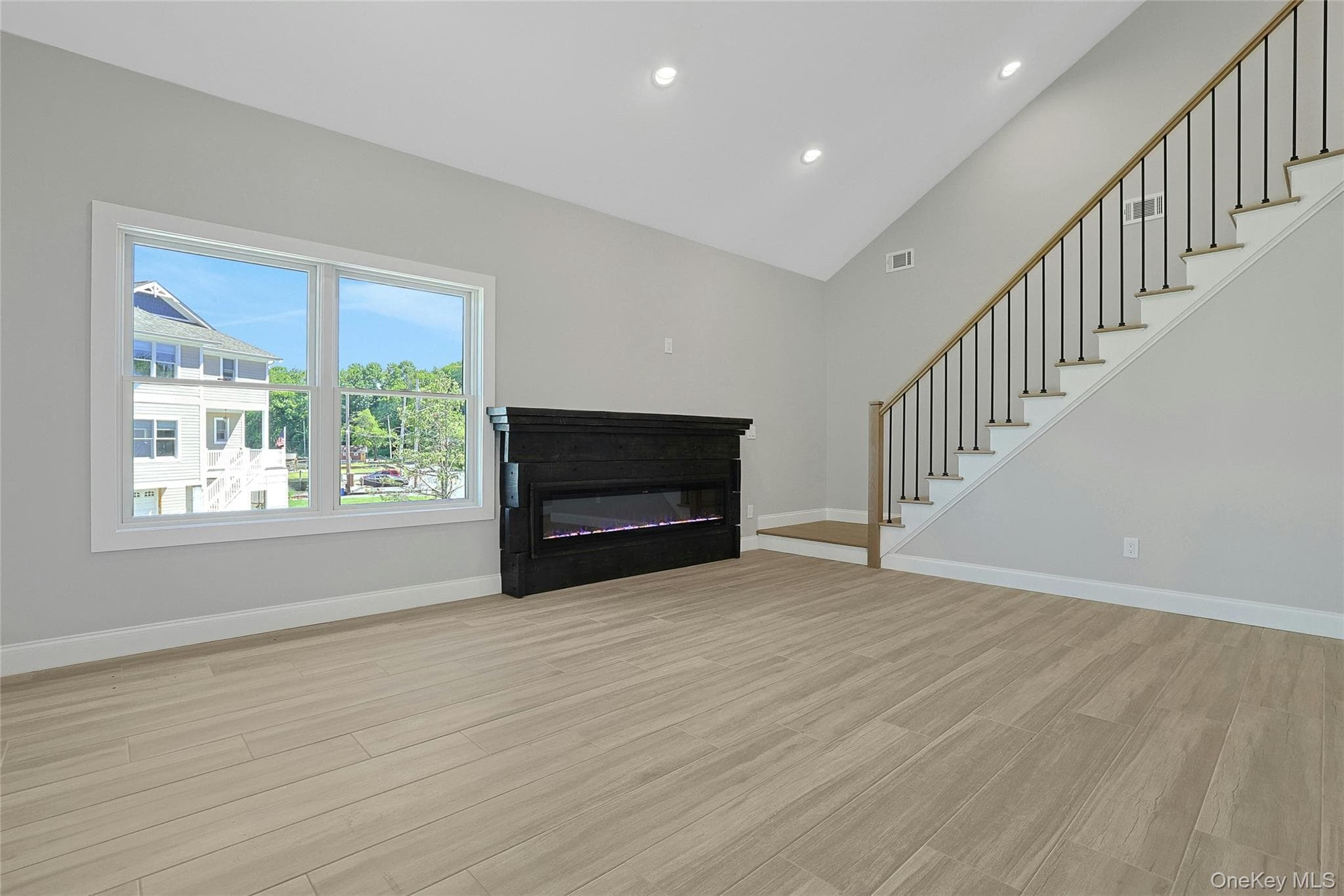 74 Beach Road thumbnail 23