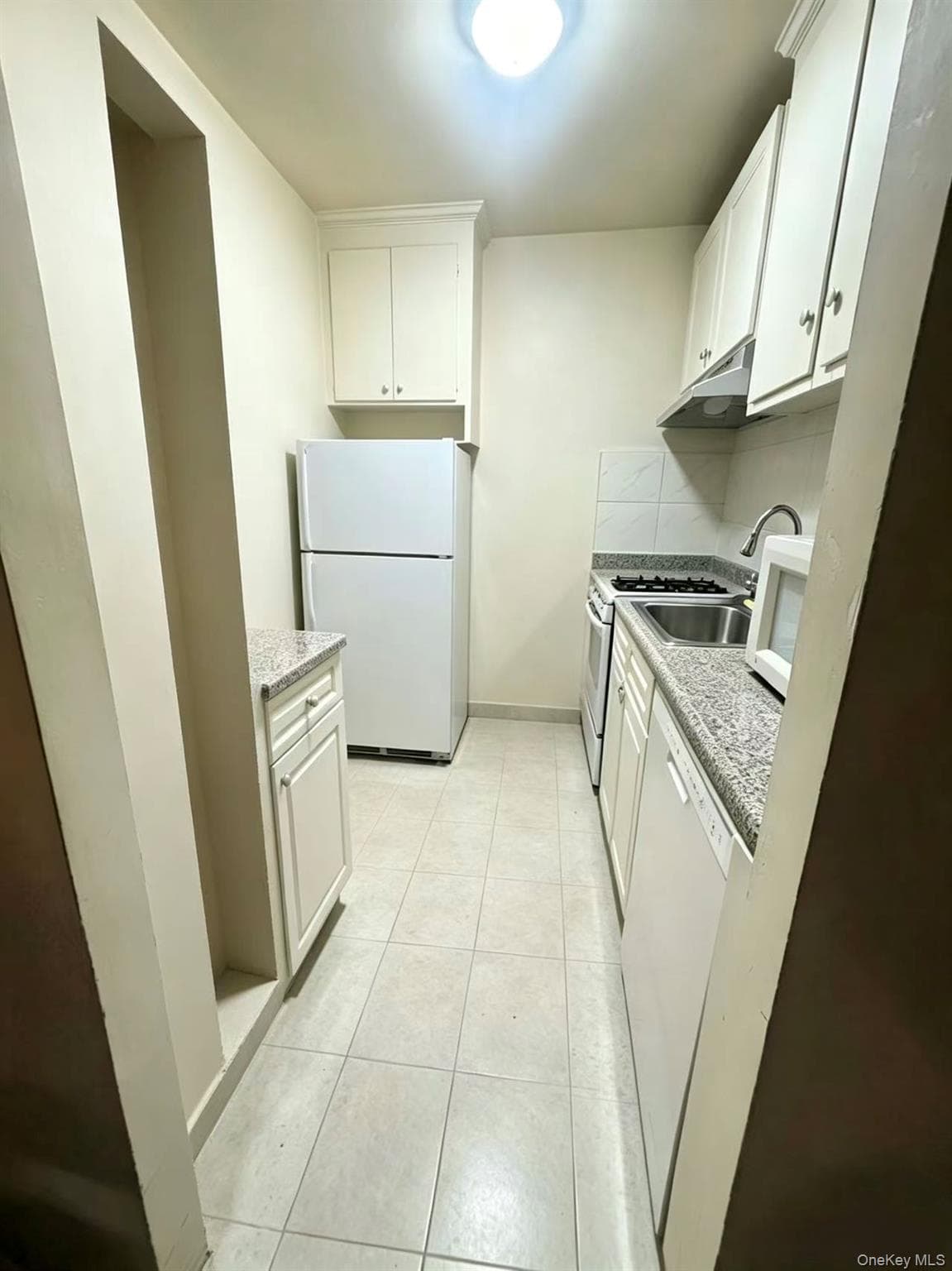 99-63 66th Ave Unit: C8 thumbnail 11