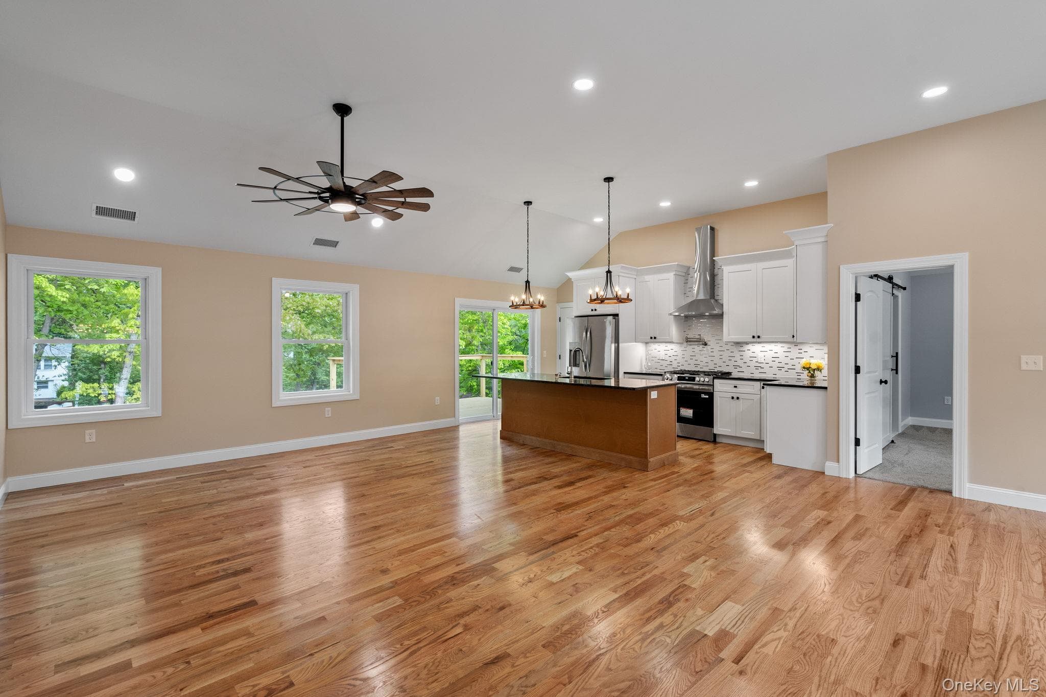 61 Smith Avenue thumbnail 9