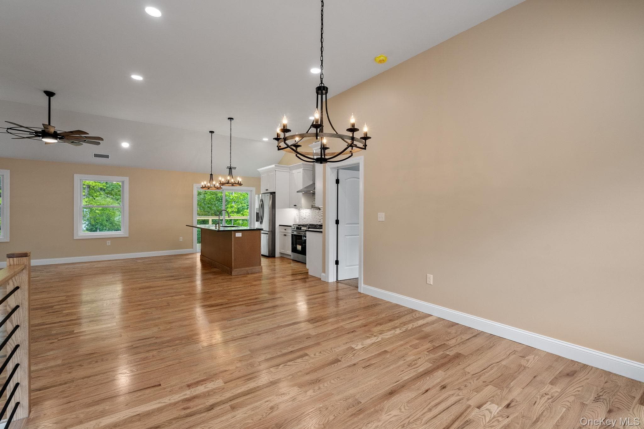 61 Smith Avenue thumbnail 14