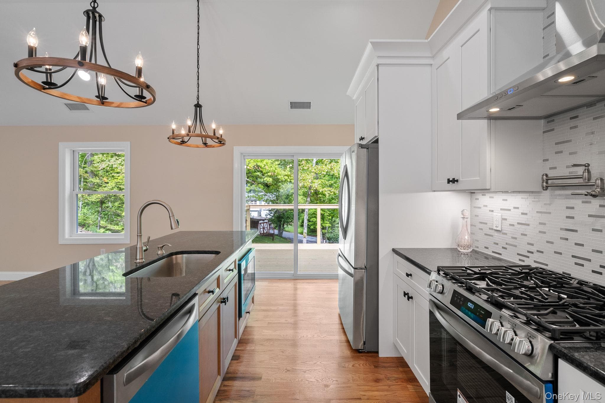 61 Smith Avenue thumbnail 5