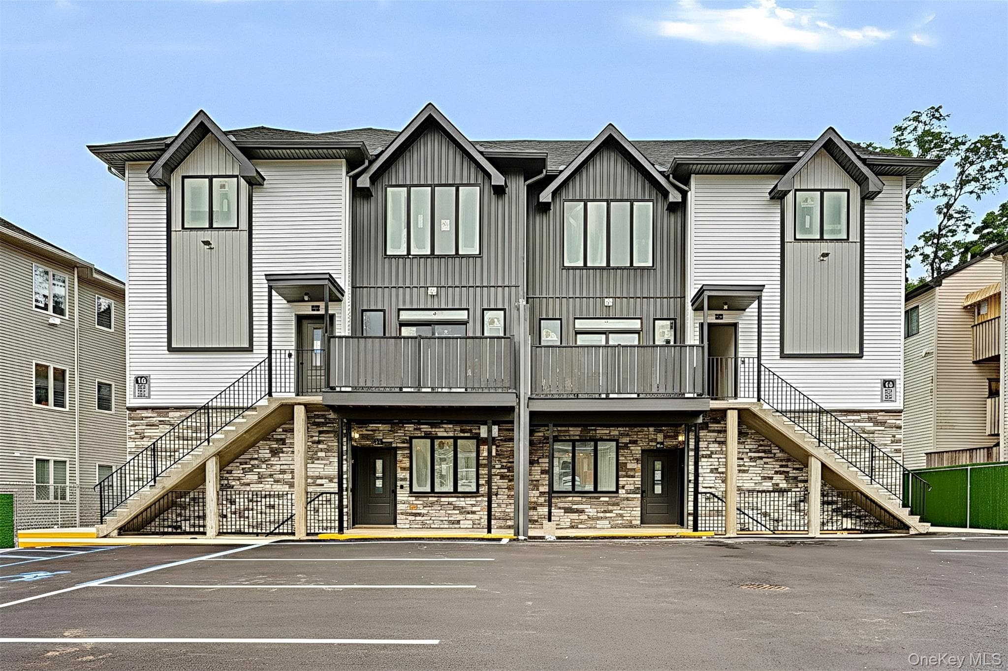 16 Phyllis Terrace Unit: 301 thumbnail 2