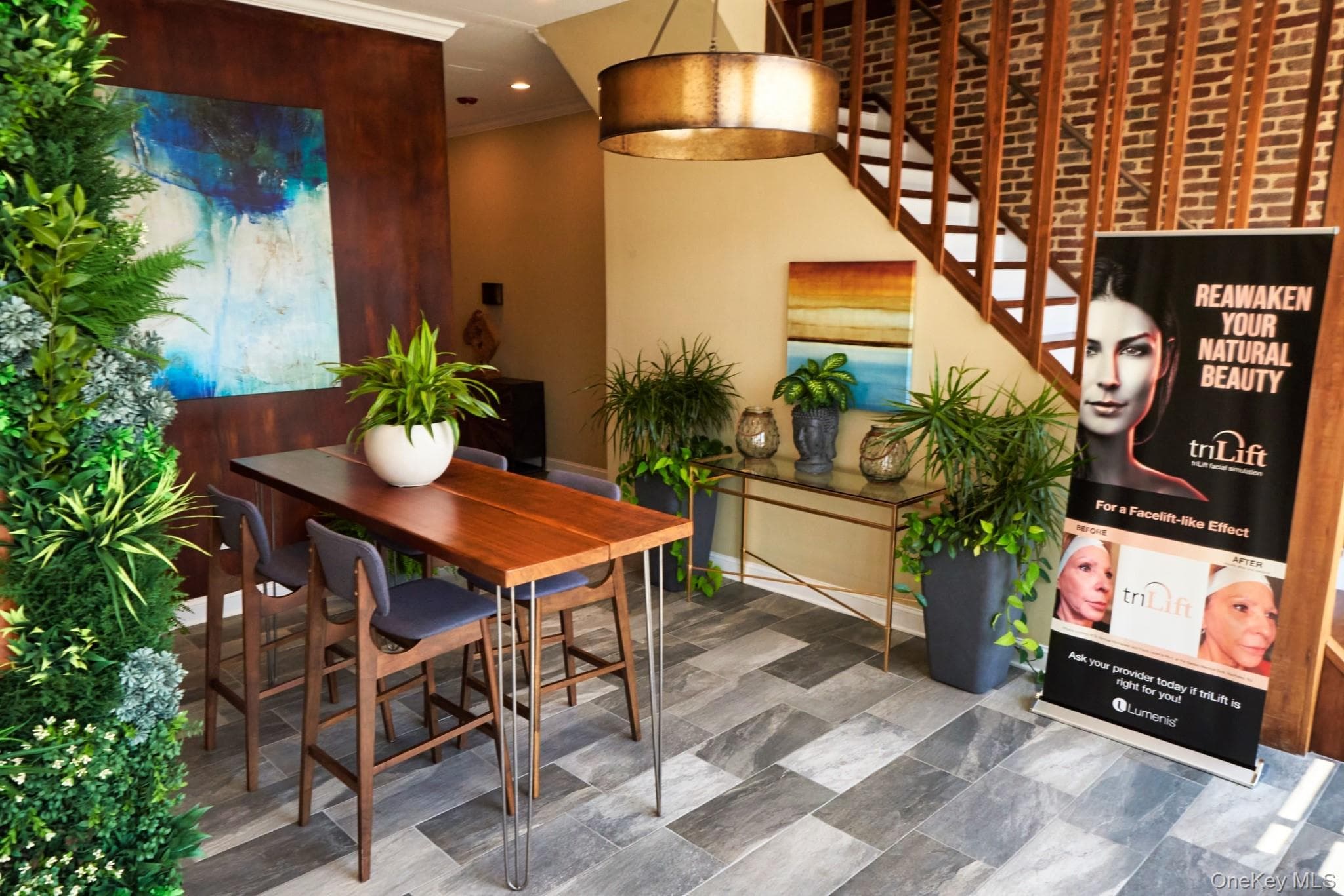 221-223 E Park Avenue thumbnail 5