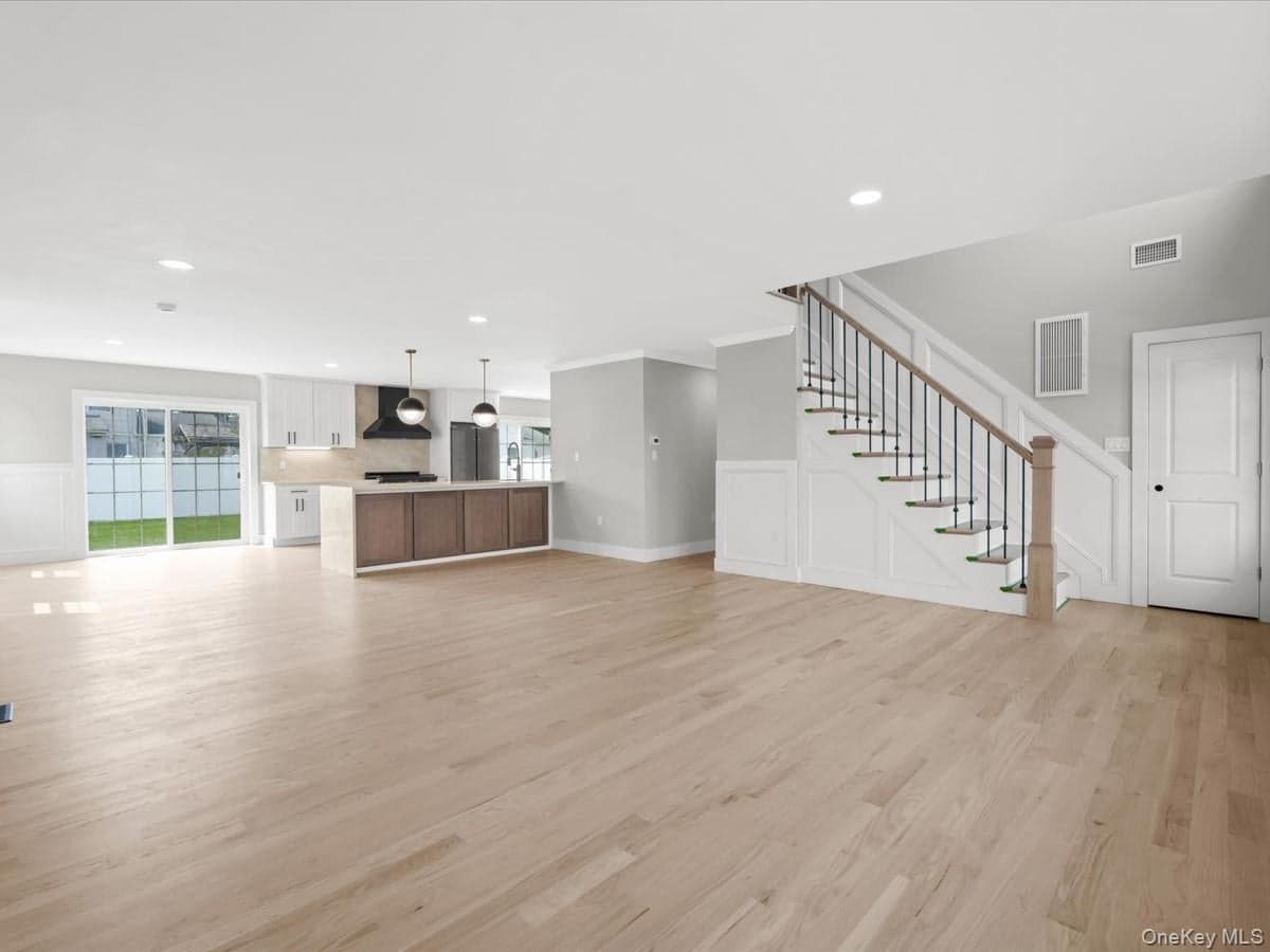60 Westwood Road thumbnail 3