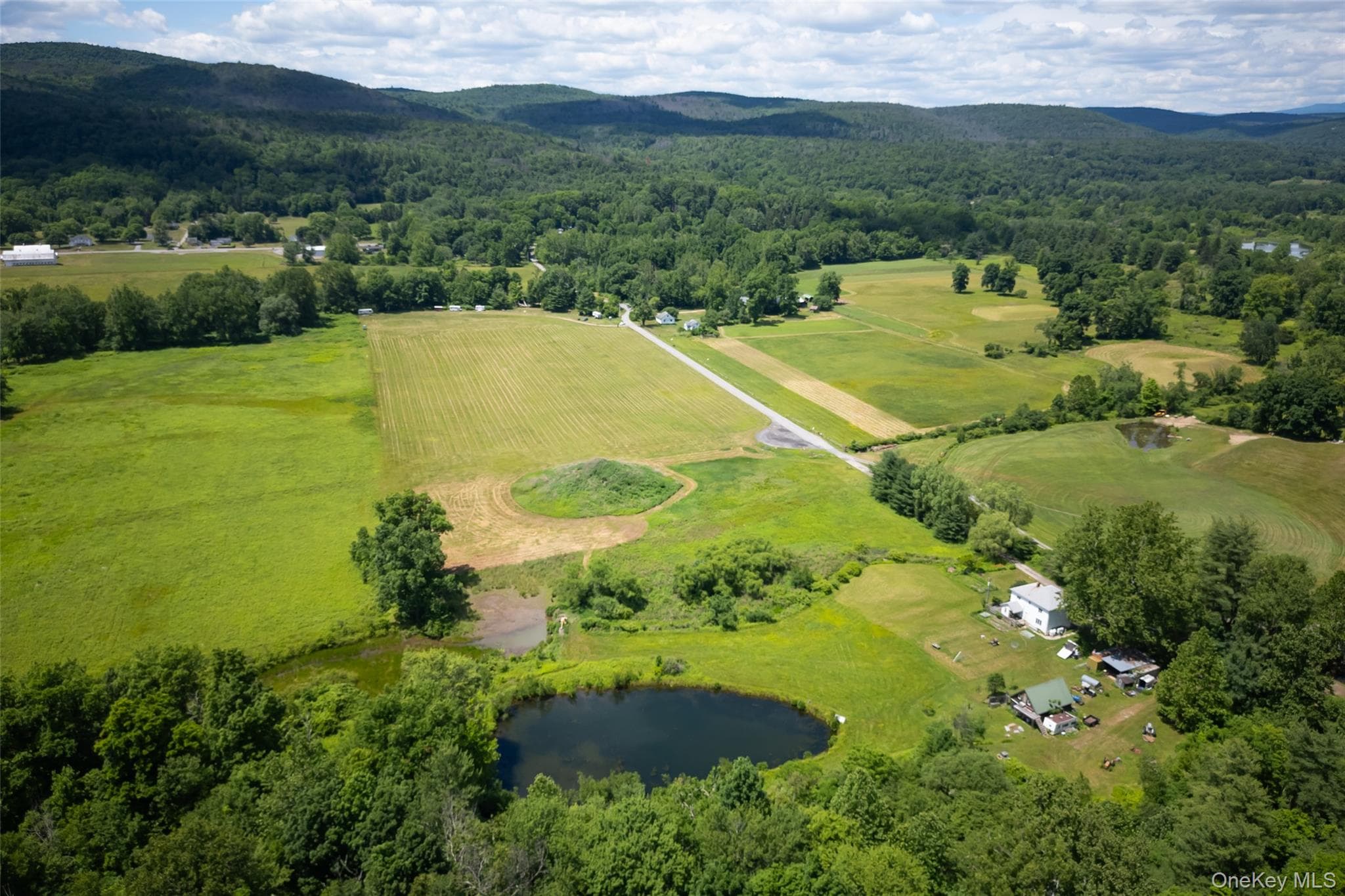80 Hang Glider Road, Ellenville