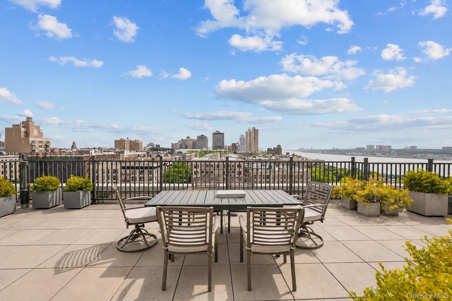 40 Pinehurst Avenue Unit: 2D thumbnail 31