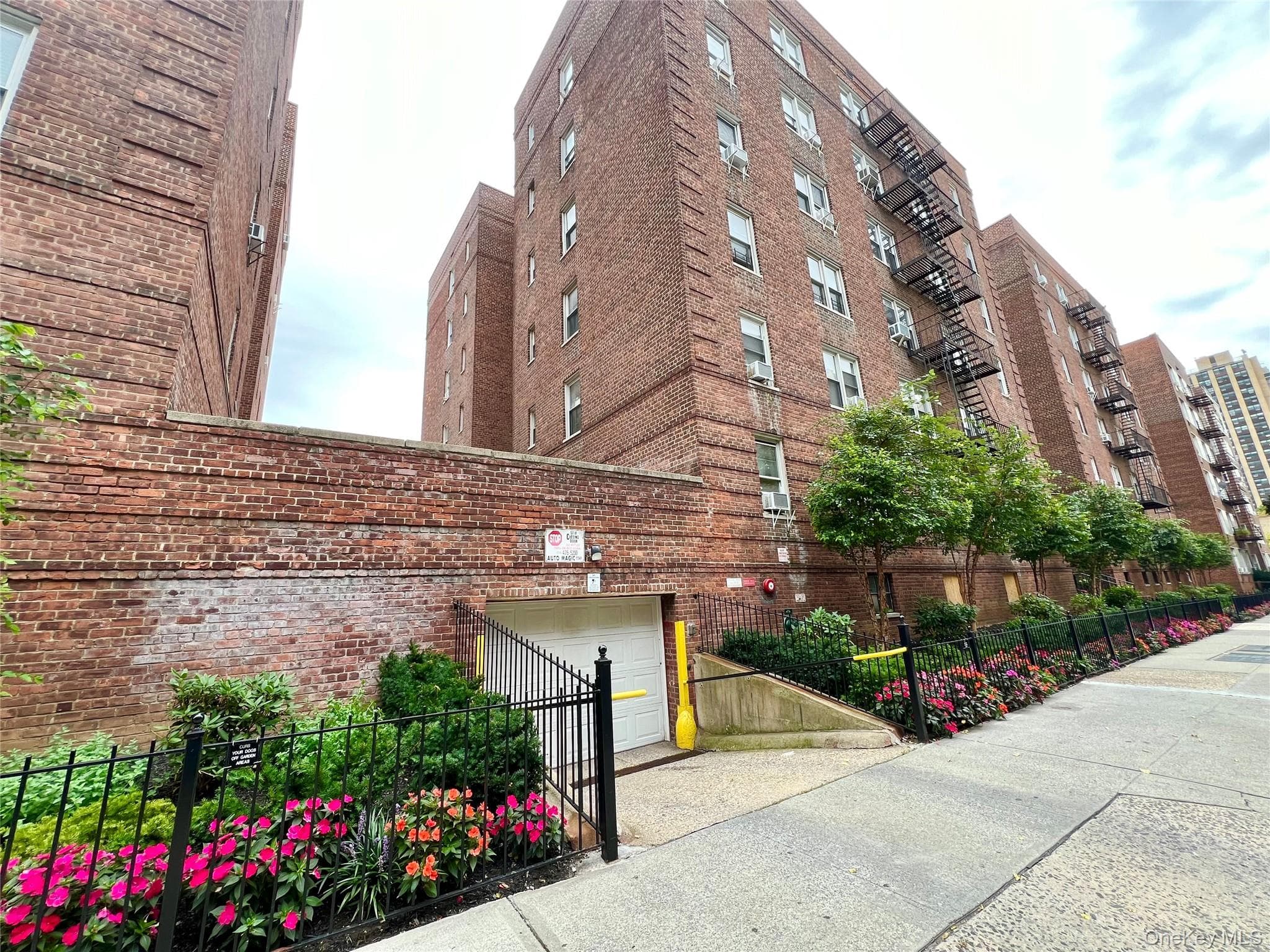 2080 Barnes Avenue Unit: 5B thumbnail 8