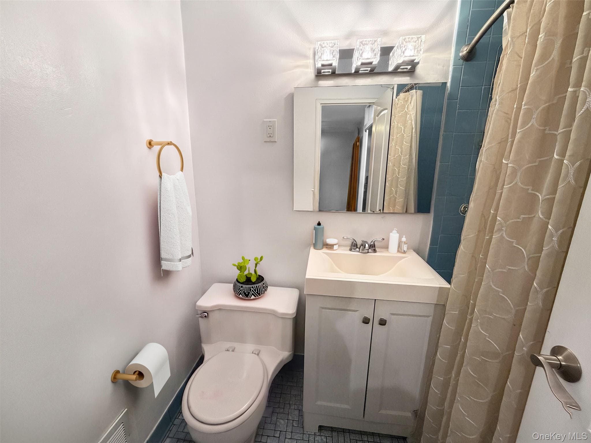61-20 Grand Central Parkway Unit: C1100 thumbnail 8