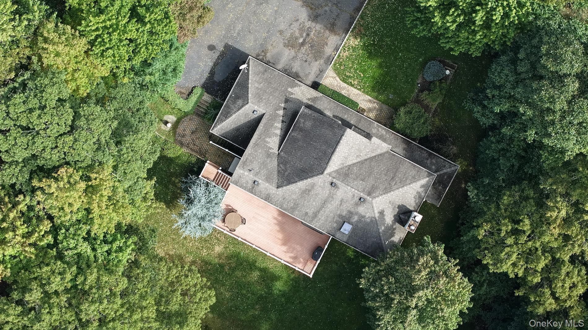 230 W Woodland Drive thumbnail 5