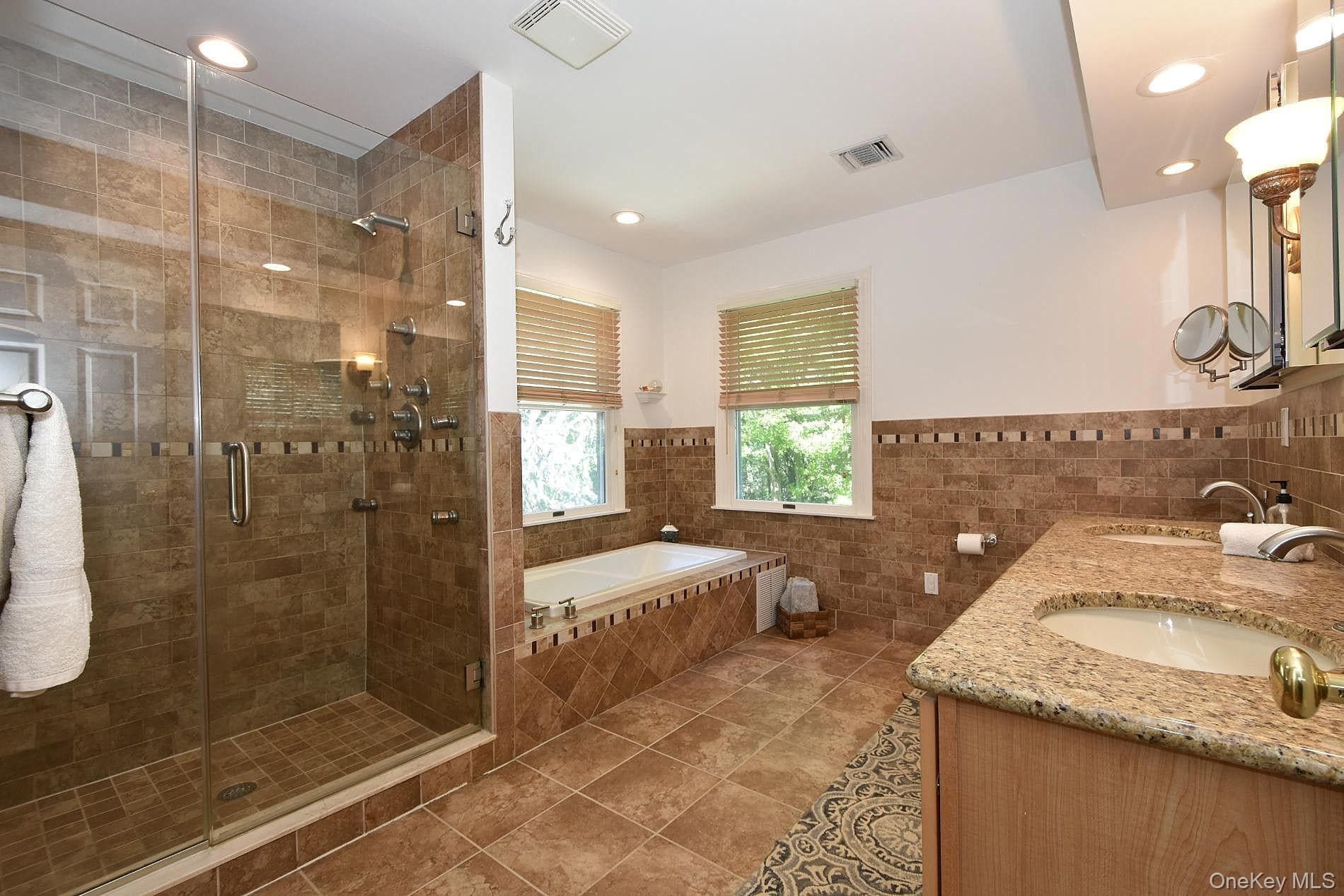 230 W Woodland Drive thumbnail 26