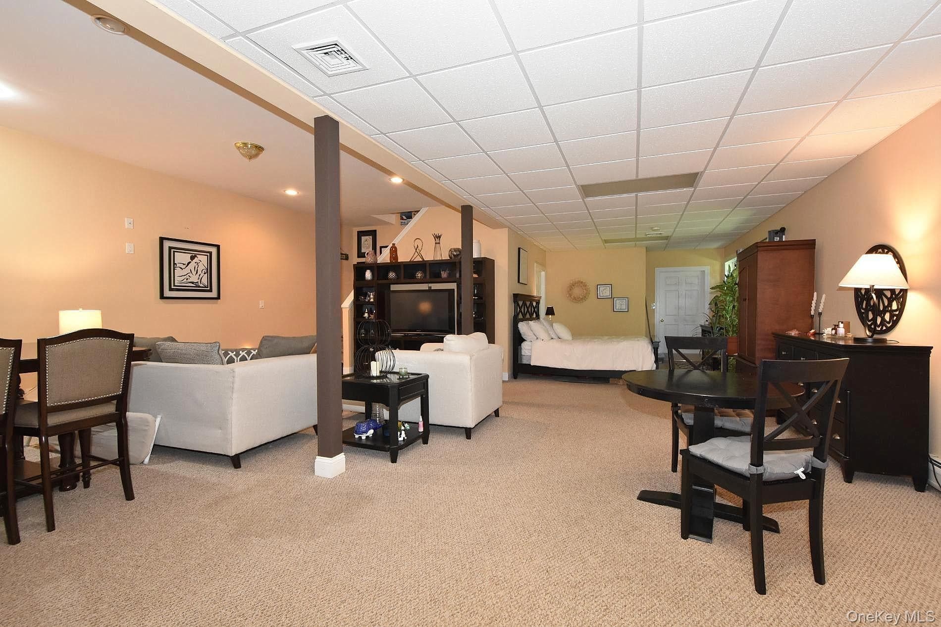 230 W Woodland Drive thumbnail 27