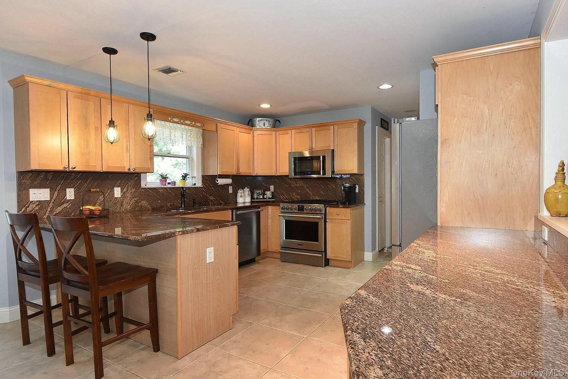 230 W Woodland Drive thumbnail 10