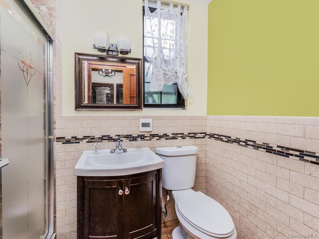 199 W 179th Street thumbnail 16