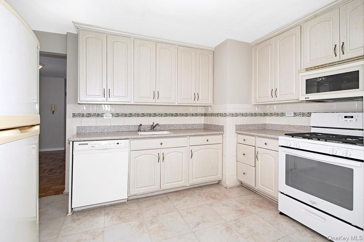 609 Kappock Street Unit: 3F thumbnail 9