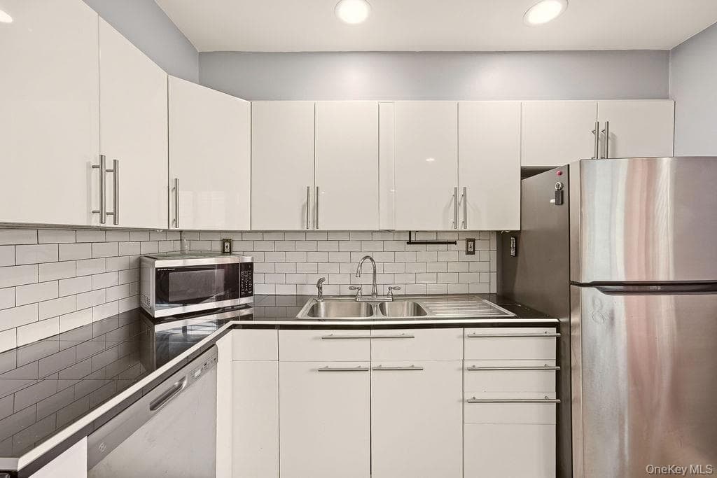 40 W 4th Street Unit: 214 thumbnail 12