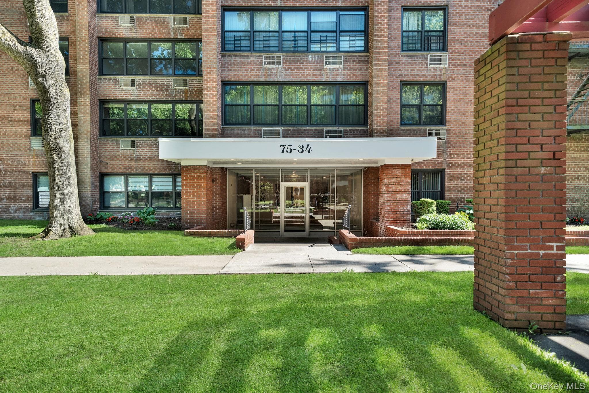 75-34 Bell Boulevard Unit: 1E, Oakland Gardens