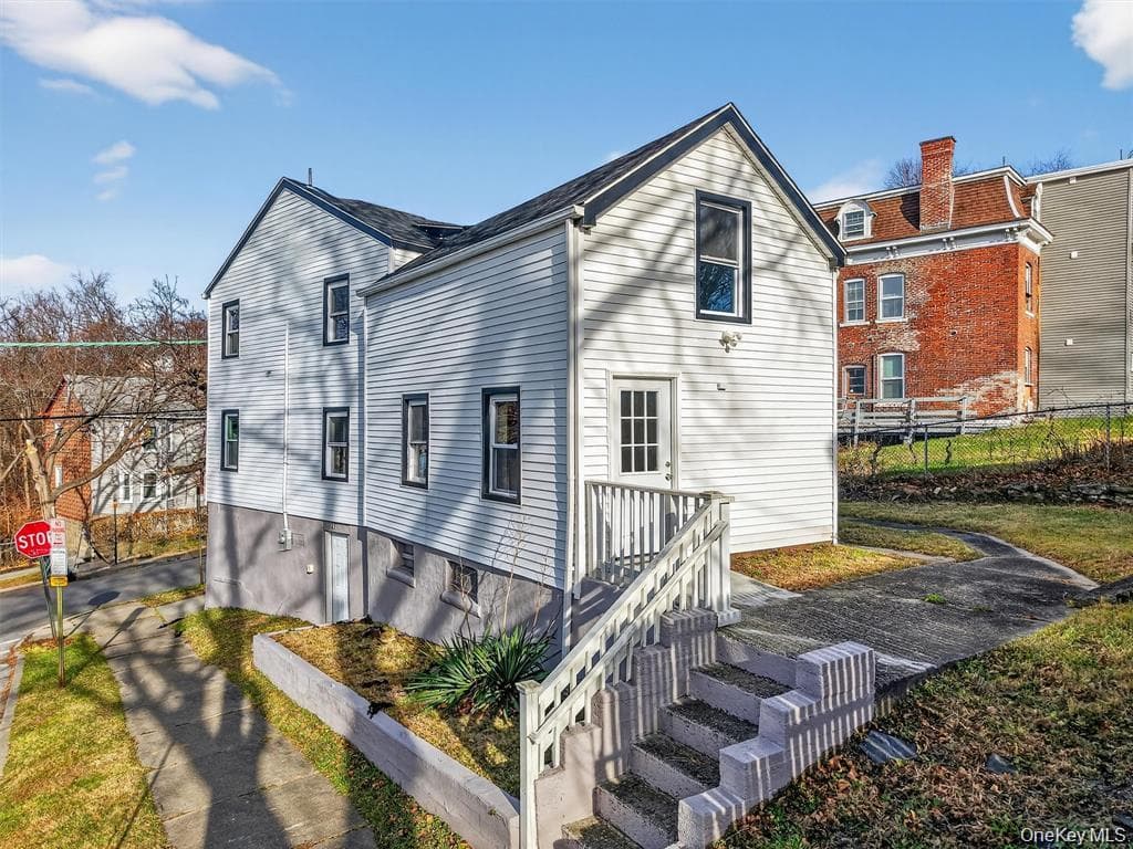 27 Spruce Street, Poughkeepsie
