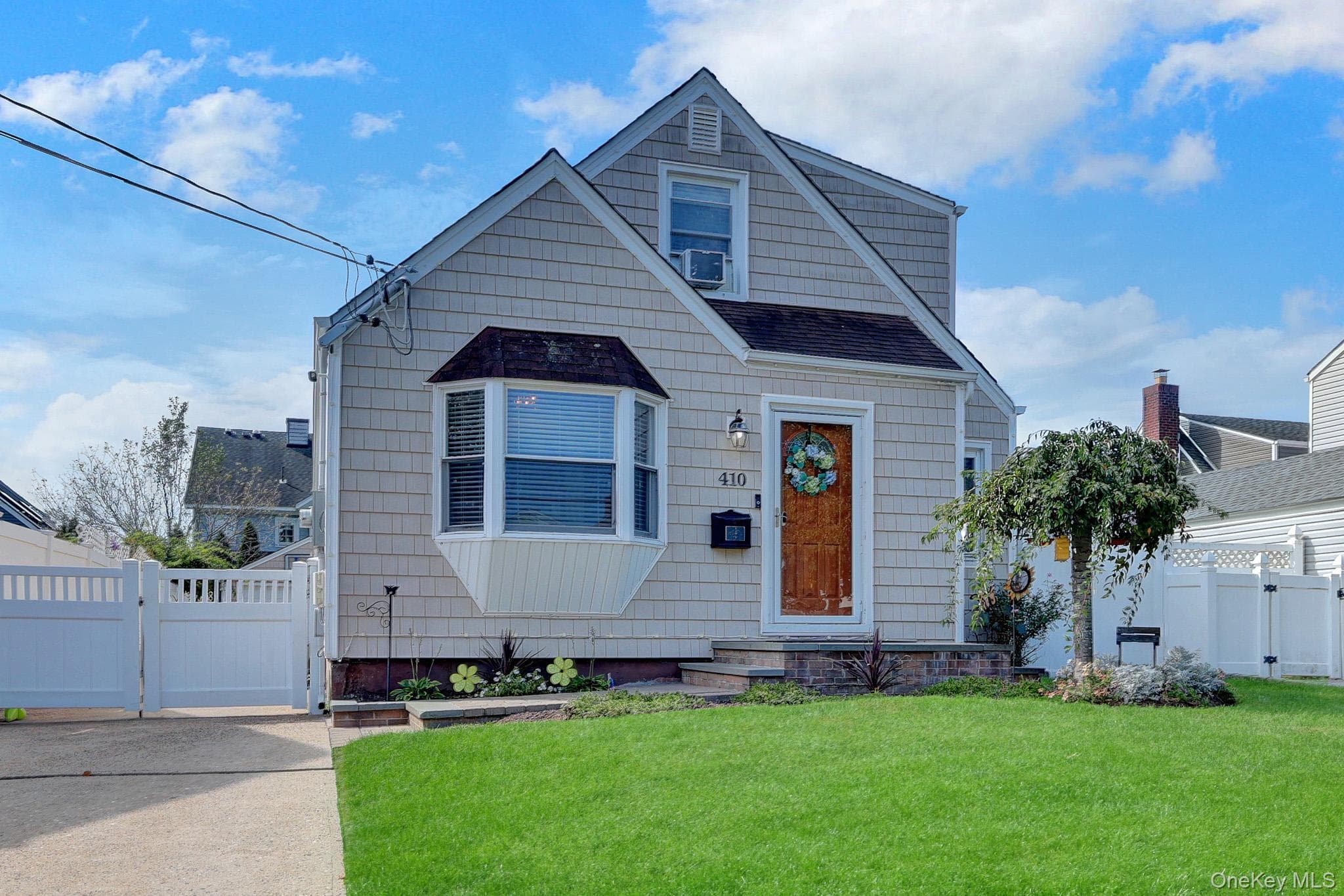 410 Clive Place photo 1