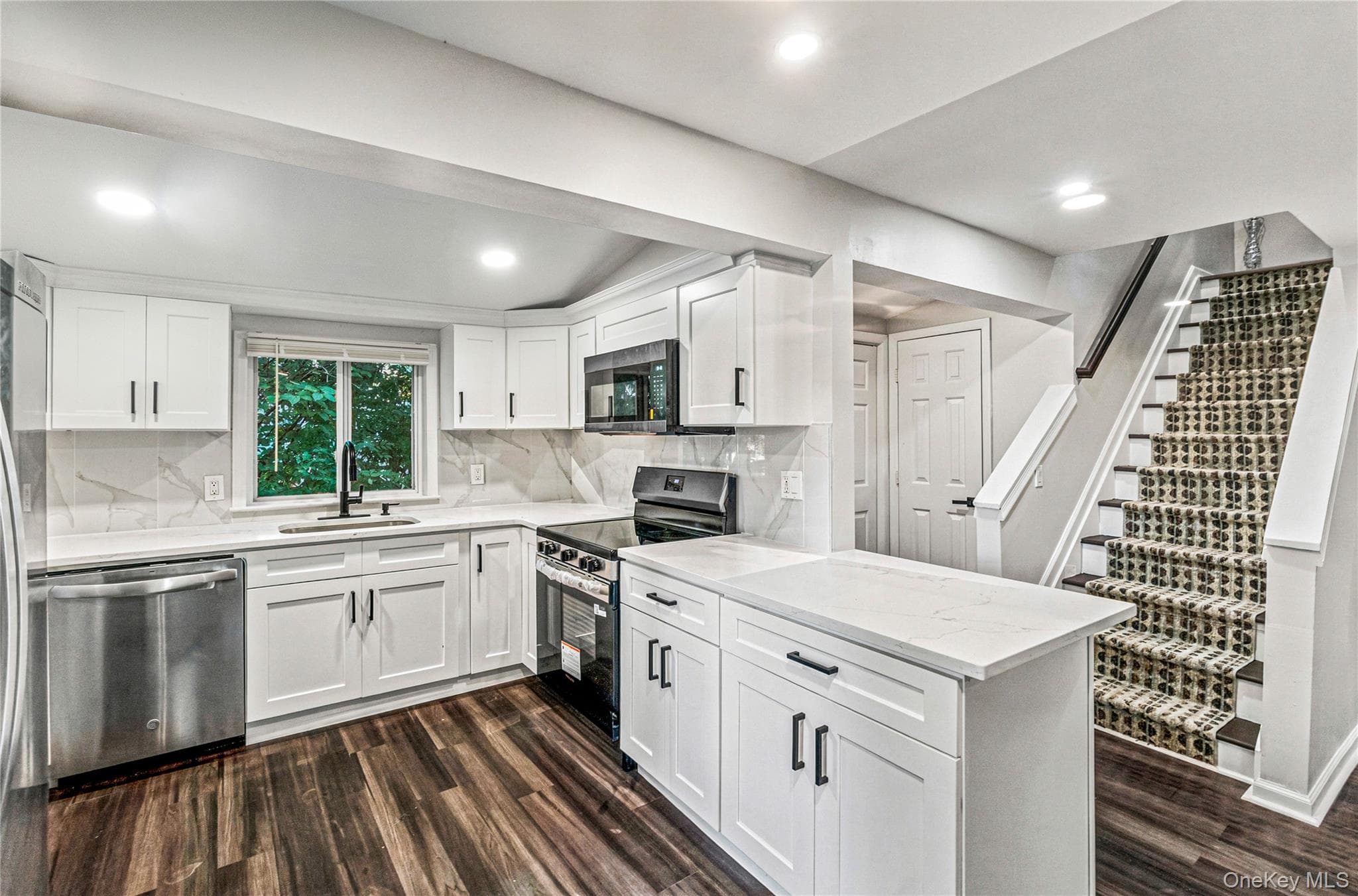 155 Moriches Avenue thumbnail 5