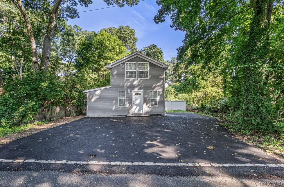 155 Moriches Avenue thumbnail 2