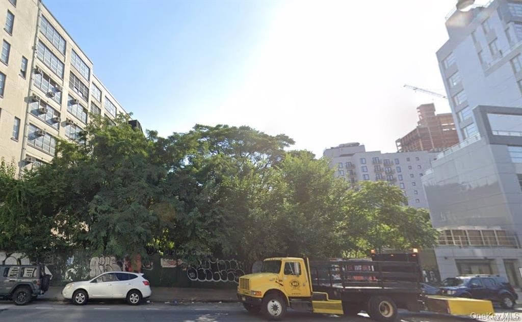 57 Flatbush Avenue Extension thumbnail 2