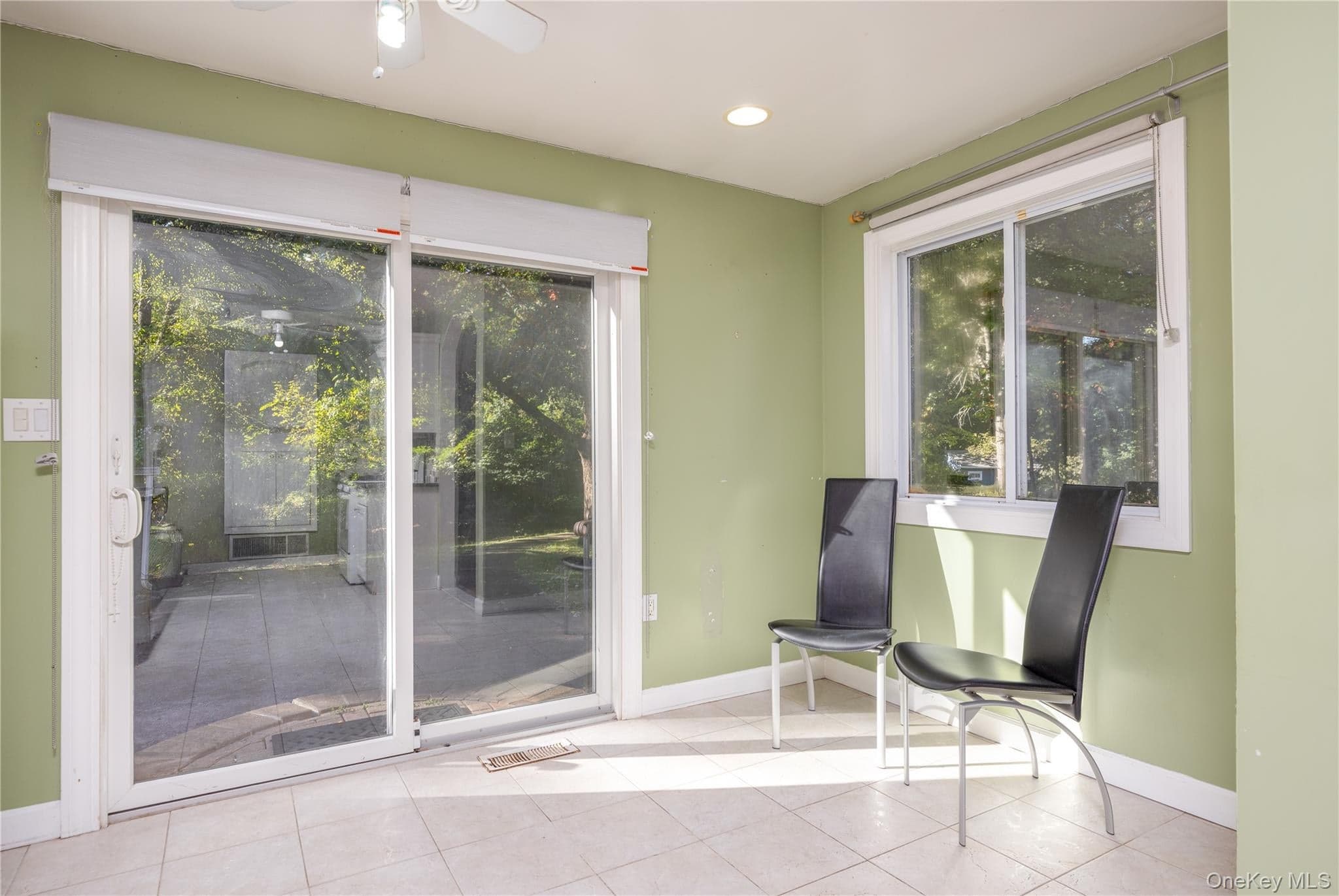 2 Whitman Road thumbnail 9