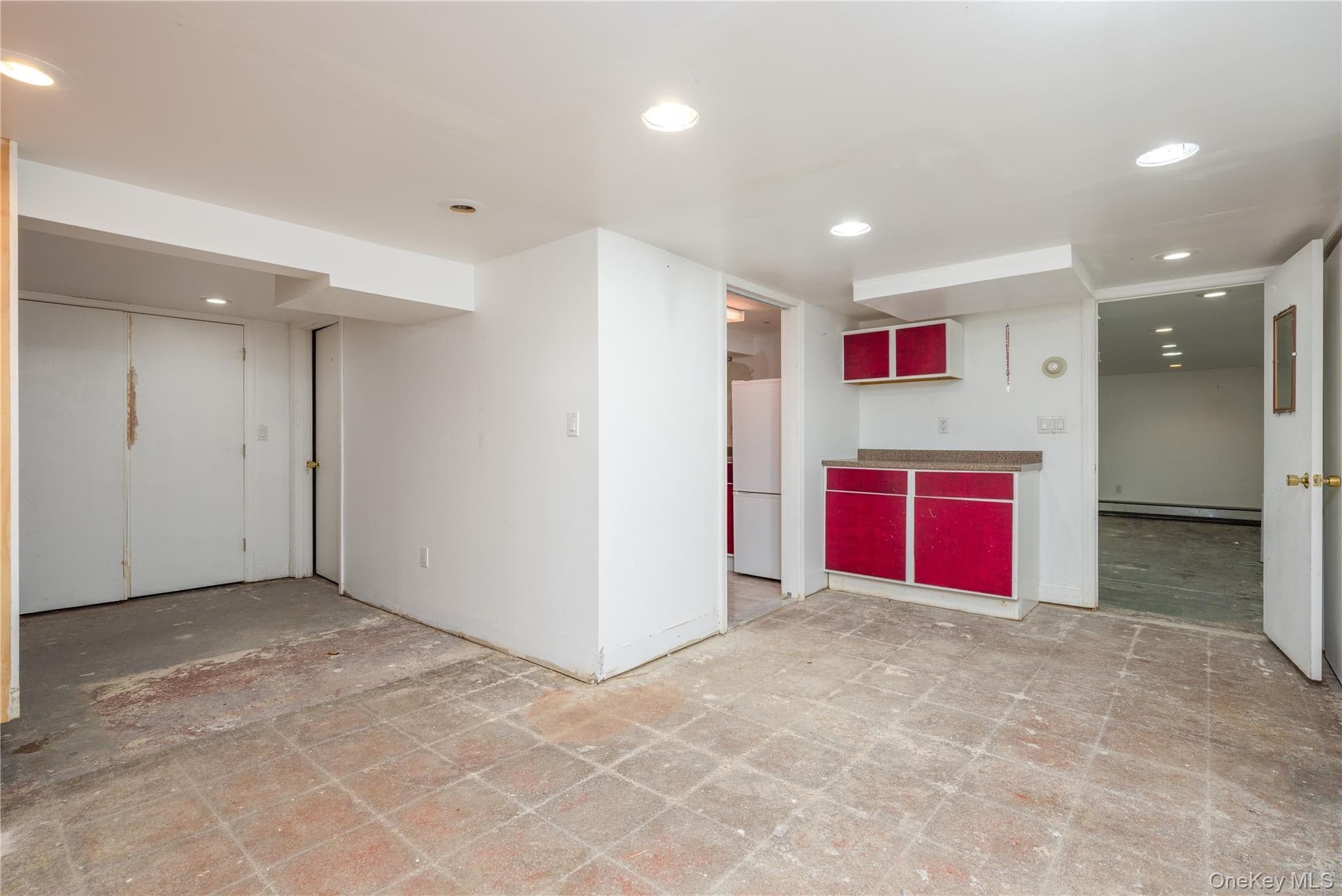 2 Whitman Road thumbnail 18