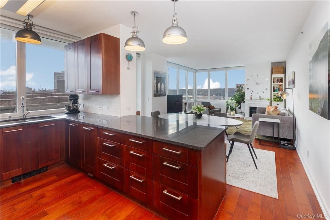 640 W 237th Street Unit: 12B thumbnail 10