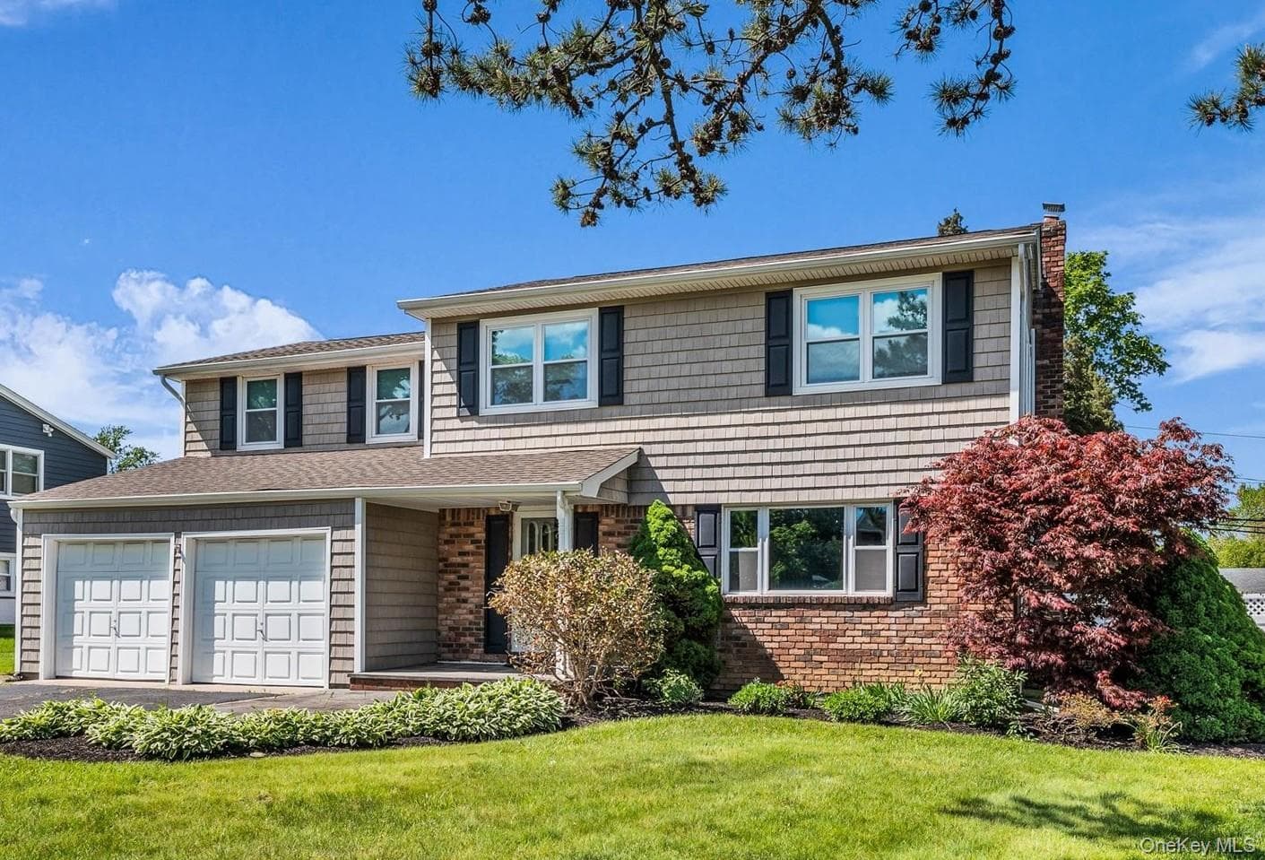 25 Sherry Lane, Hauppauge