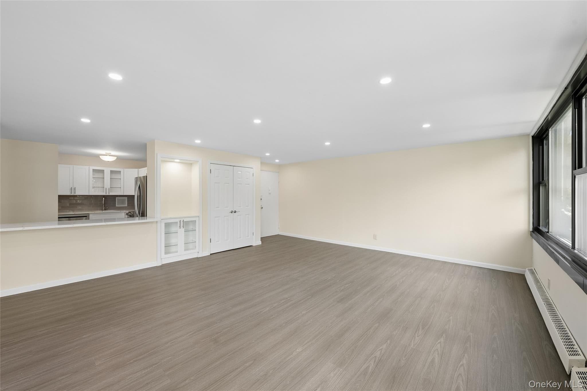 166-26 Powells Cove Boulevard Unit: 3D thumbnail 4