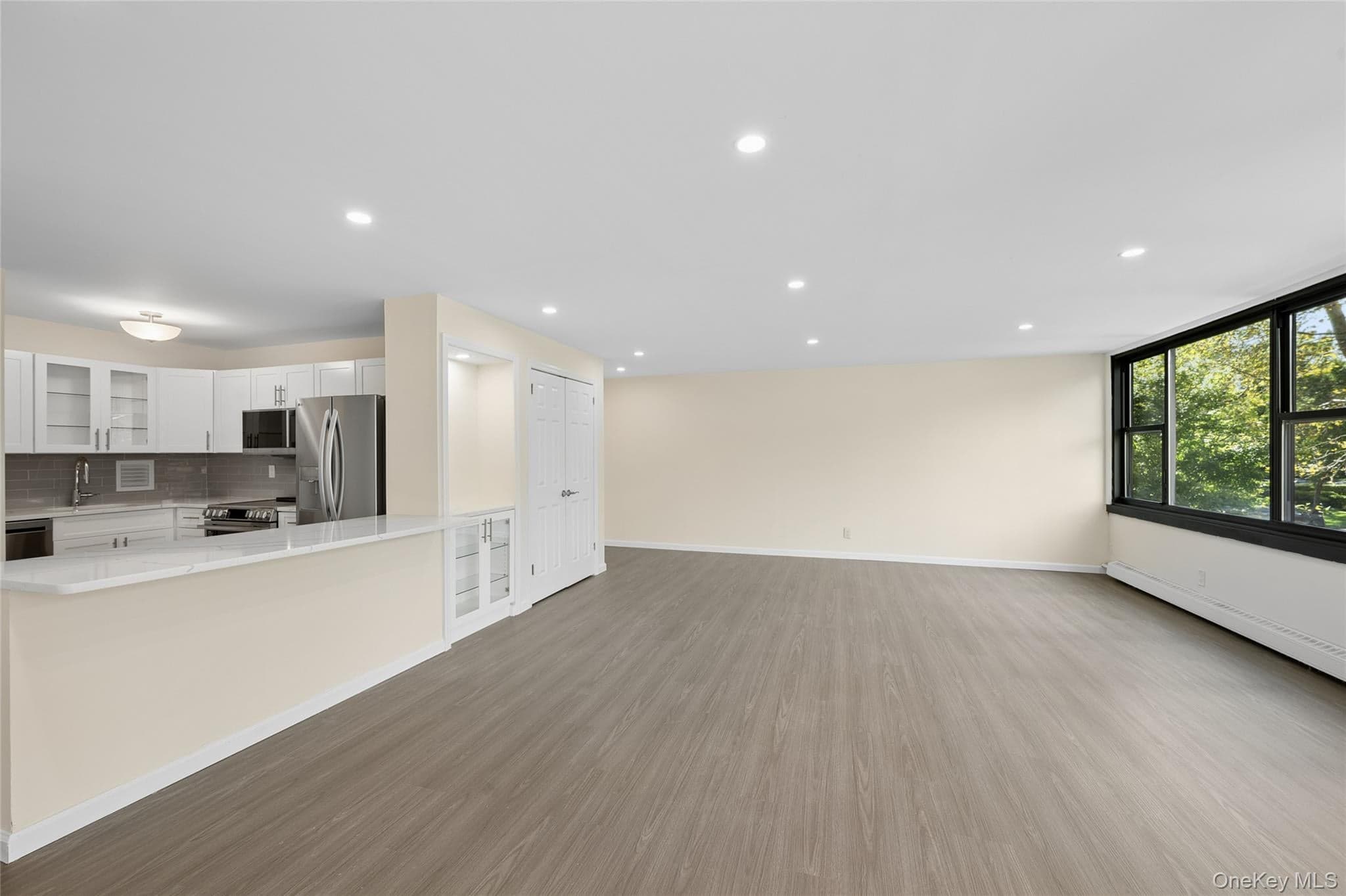 166-26 Powells Cove Boulevard Unit: 3D thumbnail 5