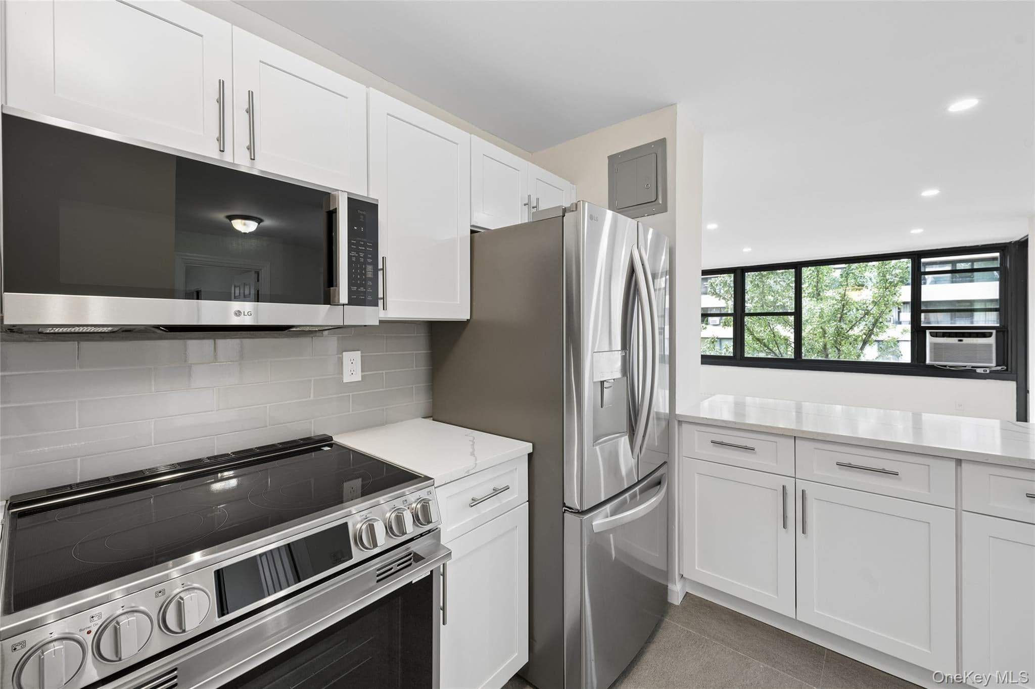 166-26 Powells Cove Boulevard Unit: 3D thumbnail 8