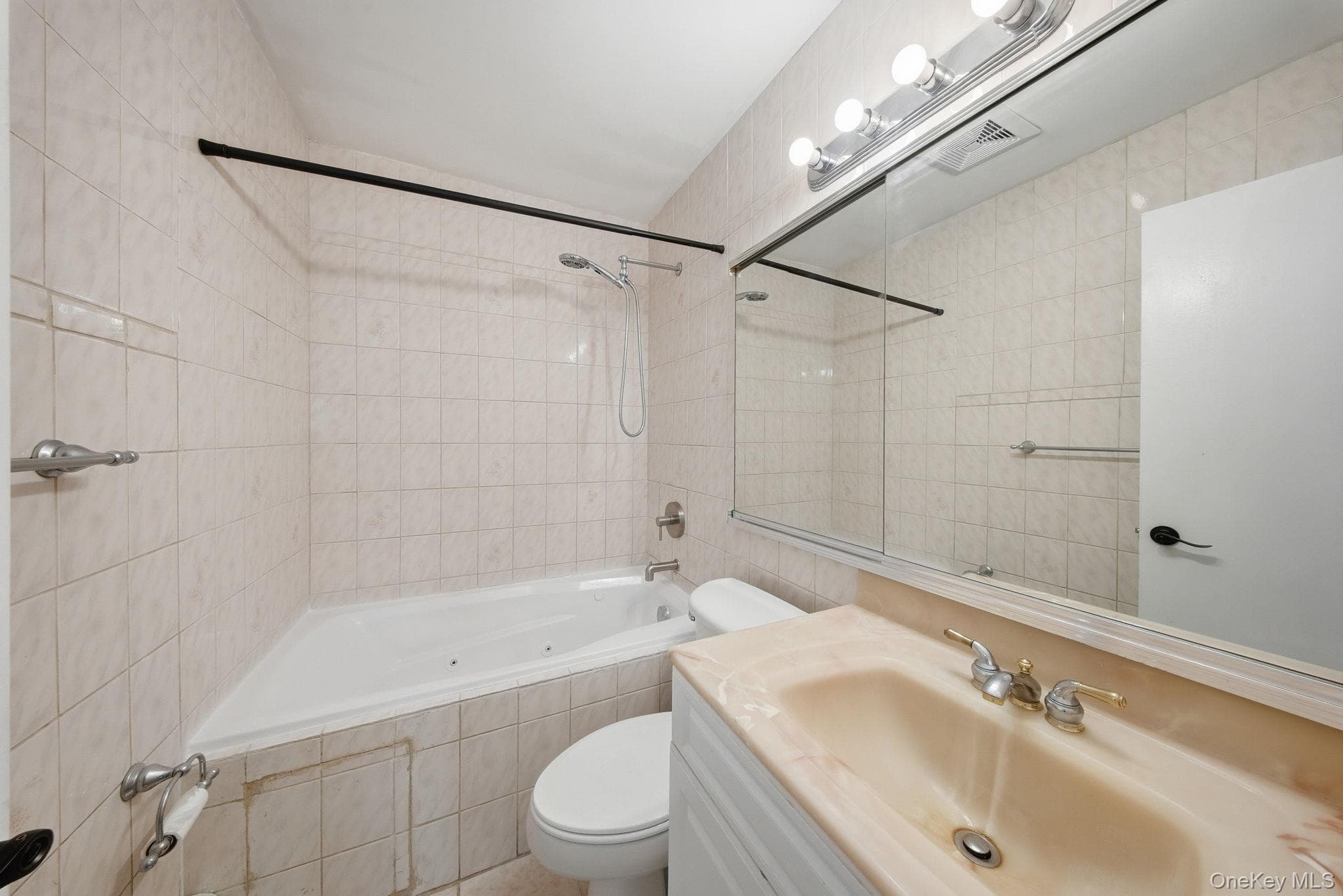 18 Lexington Hill Unit: 8 thumbnail 15