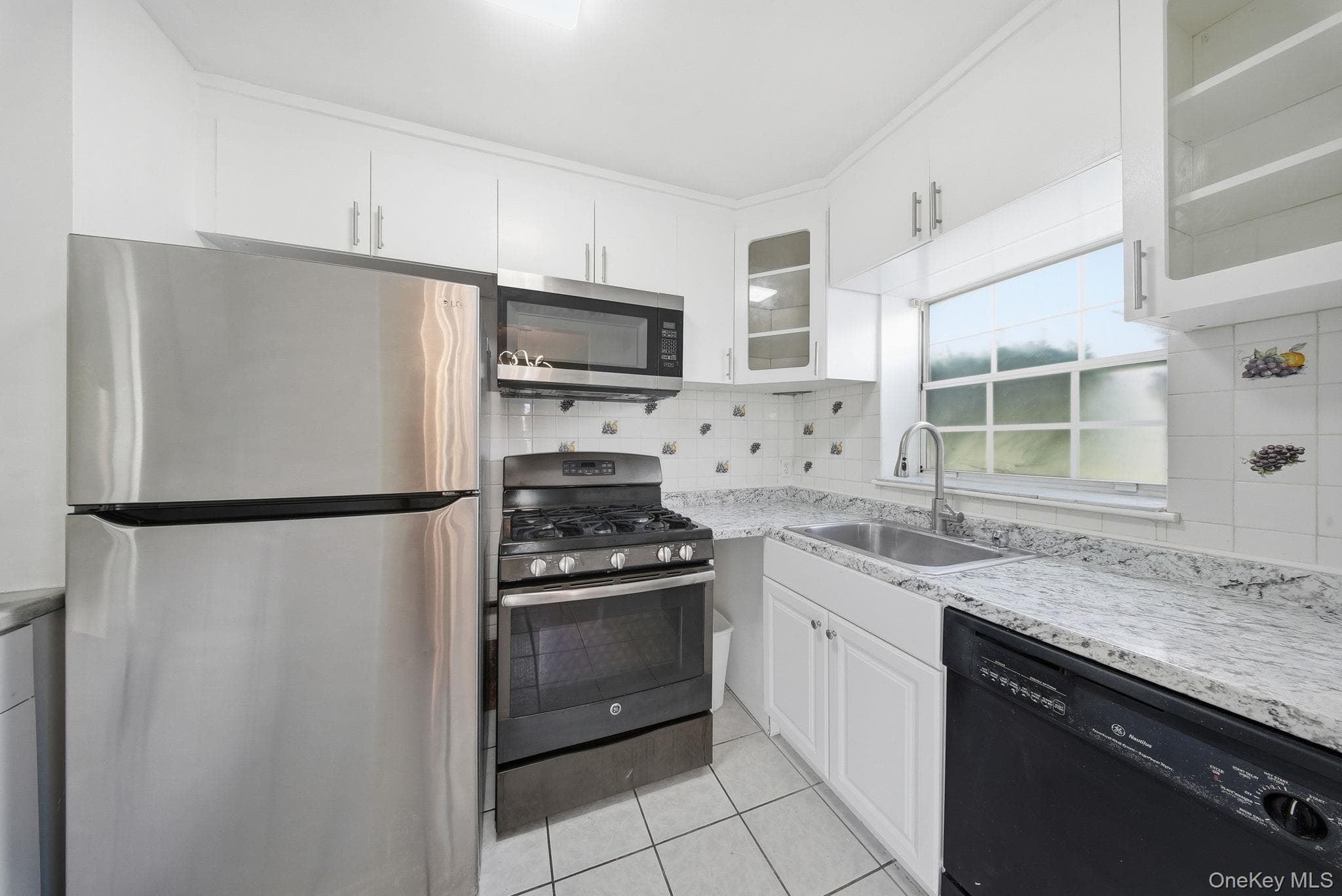 18 Lexington Hill Unit: 8 thumbnail 7