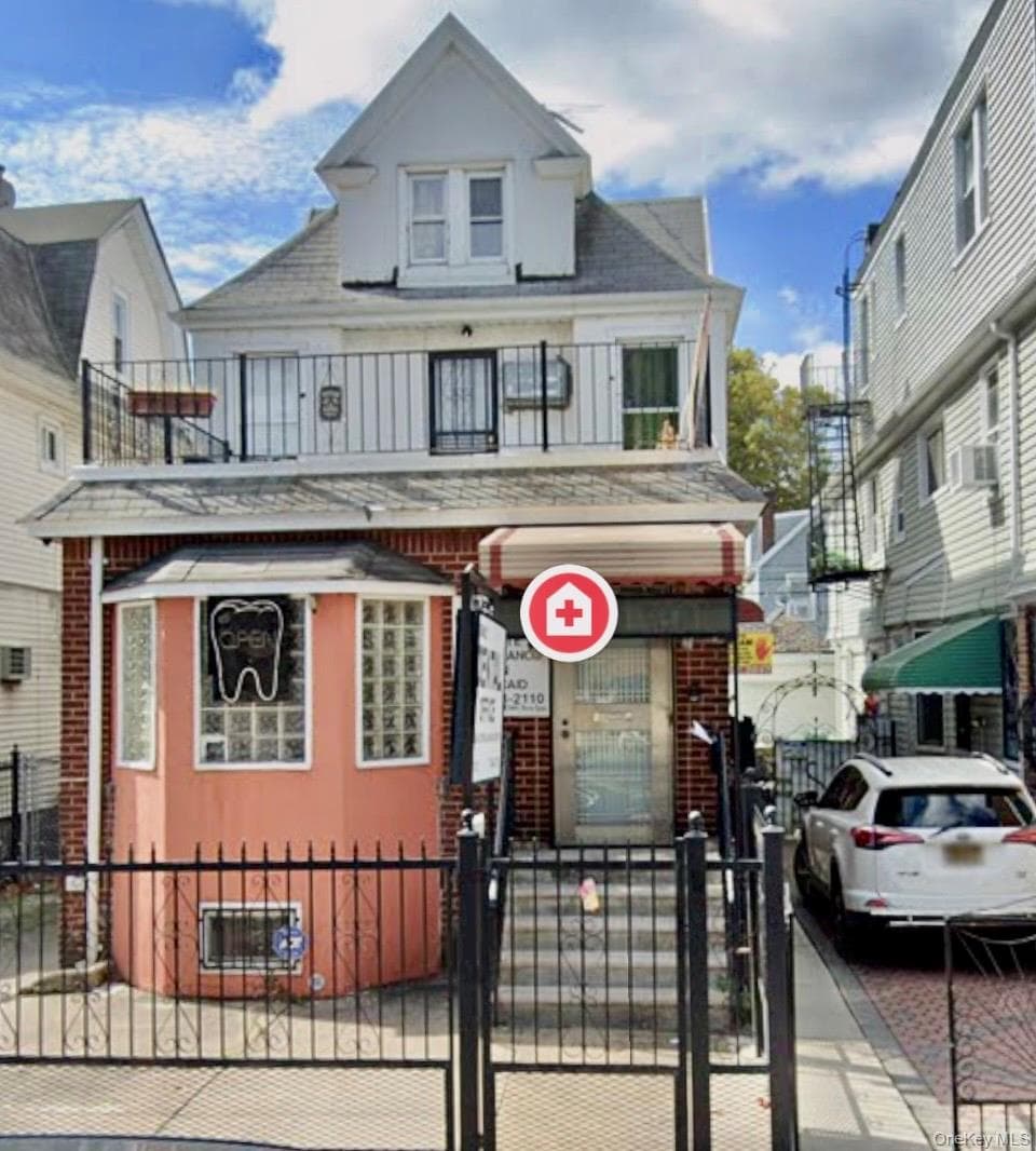 10312 Lefferts Boulevard, Richmond Hill S.