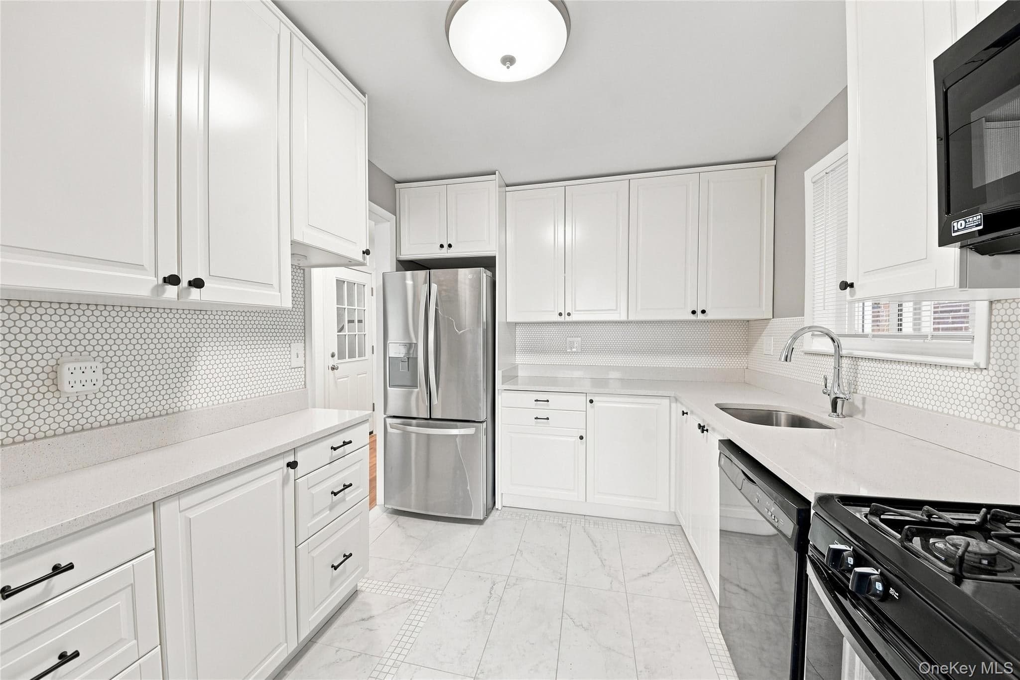 1812 Fowler Avenue Unit: 2 thumbnail 4