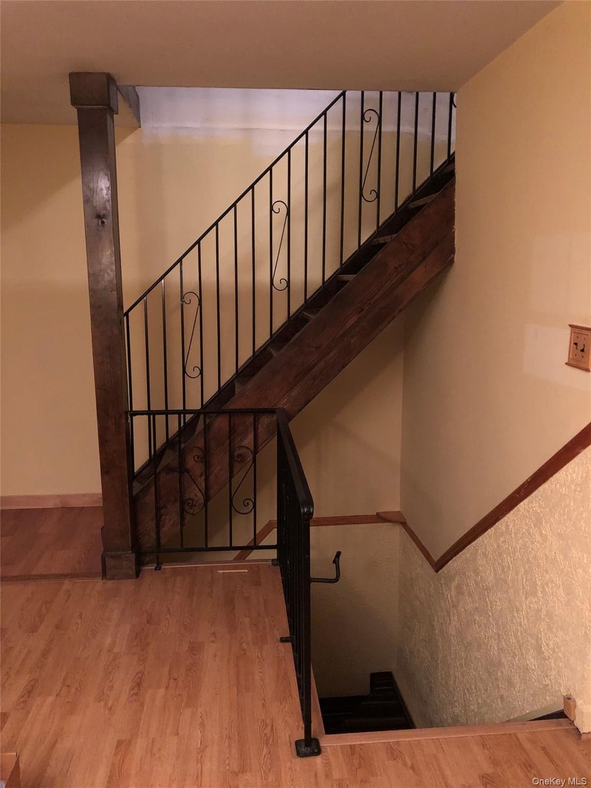261-29 Langston Ave Ave Unit: b, Glen Oaks