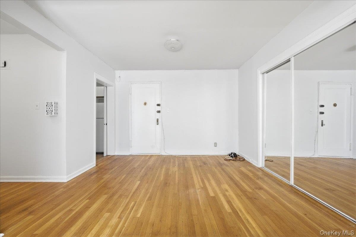 2080 Barnes Avenue Unit: 2D thumbnail 4