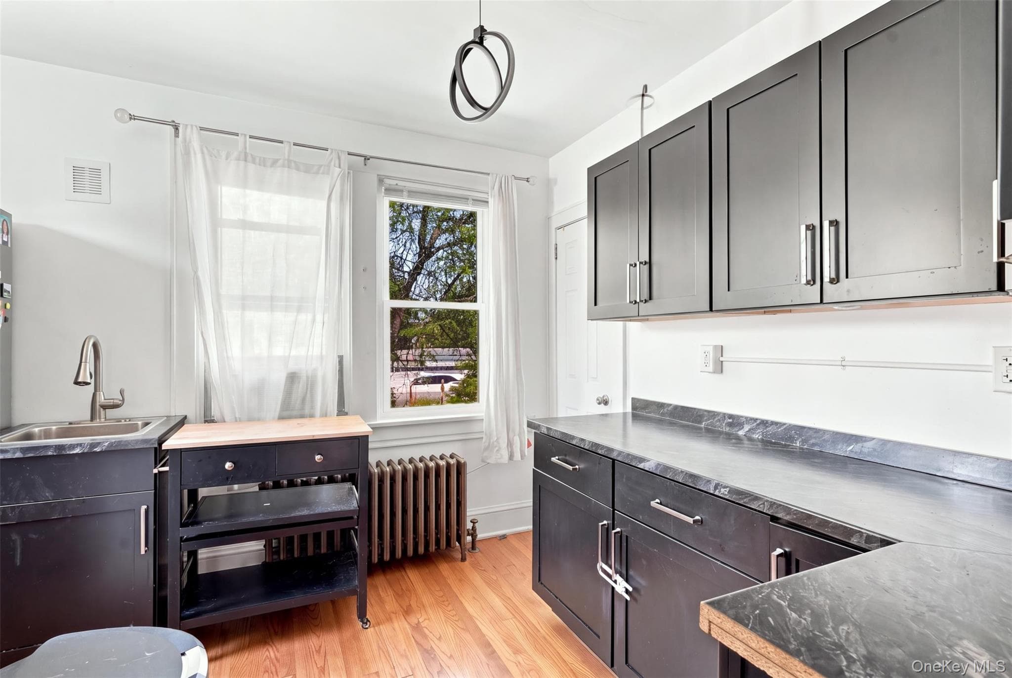 116 E Cedar Street thumbnail 12
