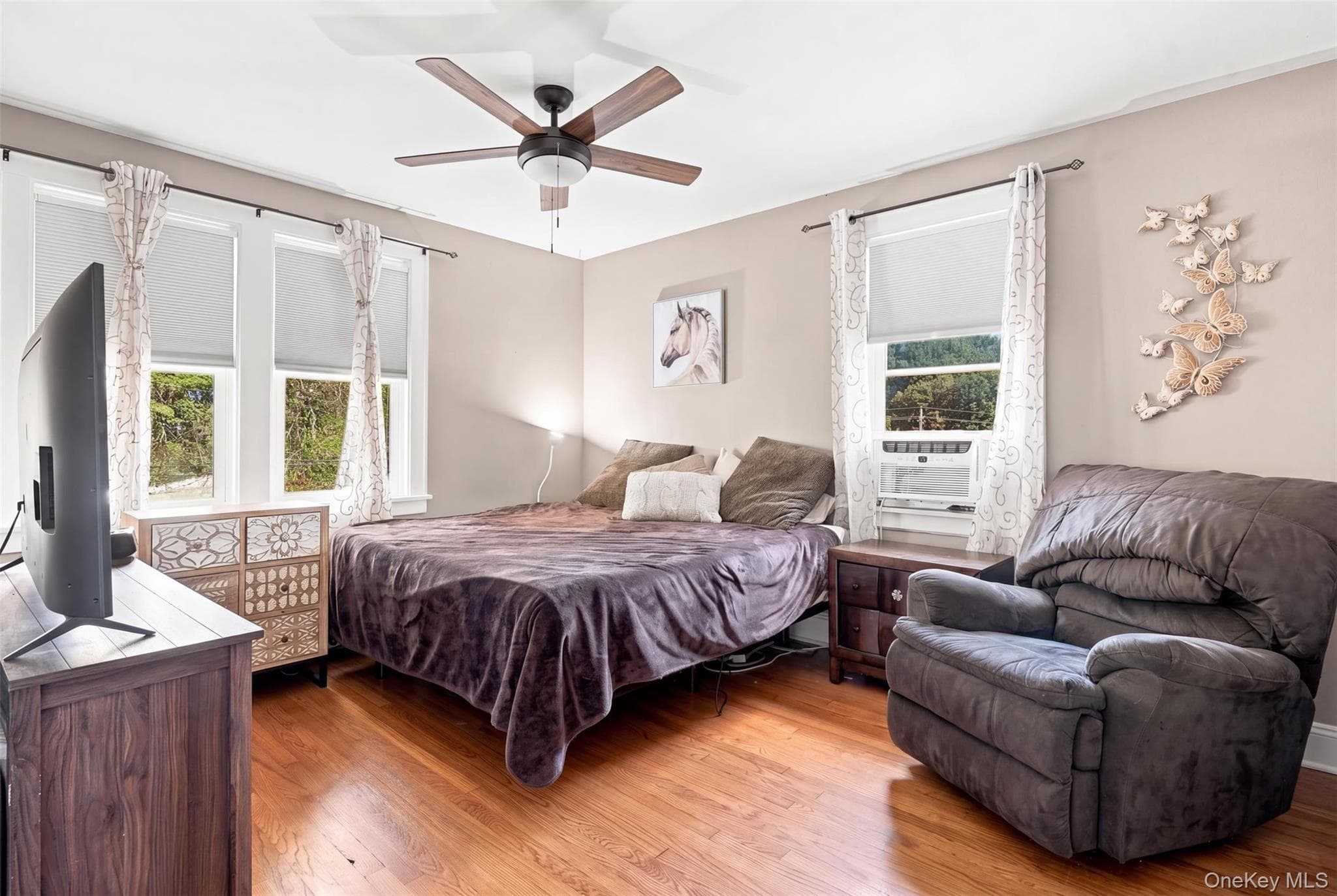 116 E Cedar Street thumbnail 14