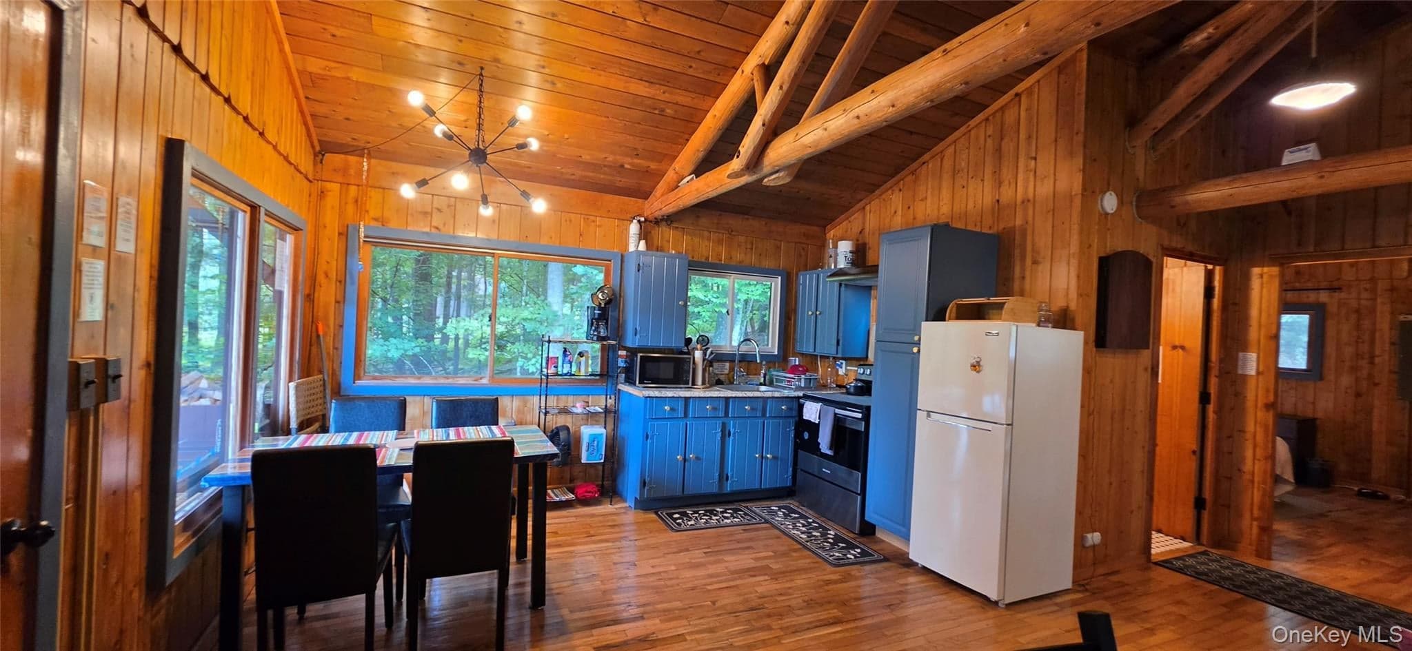586 Lake Shore Lane thumbnail 6