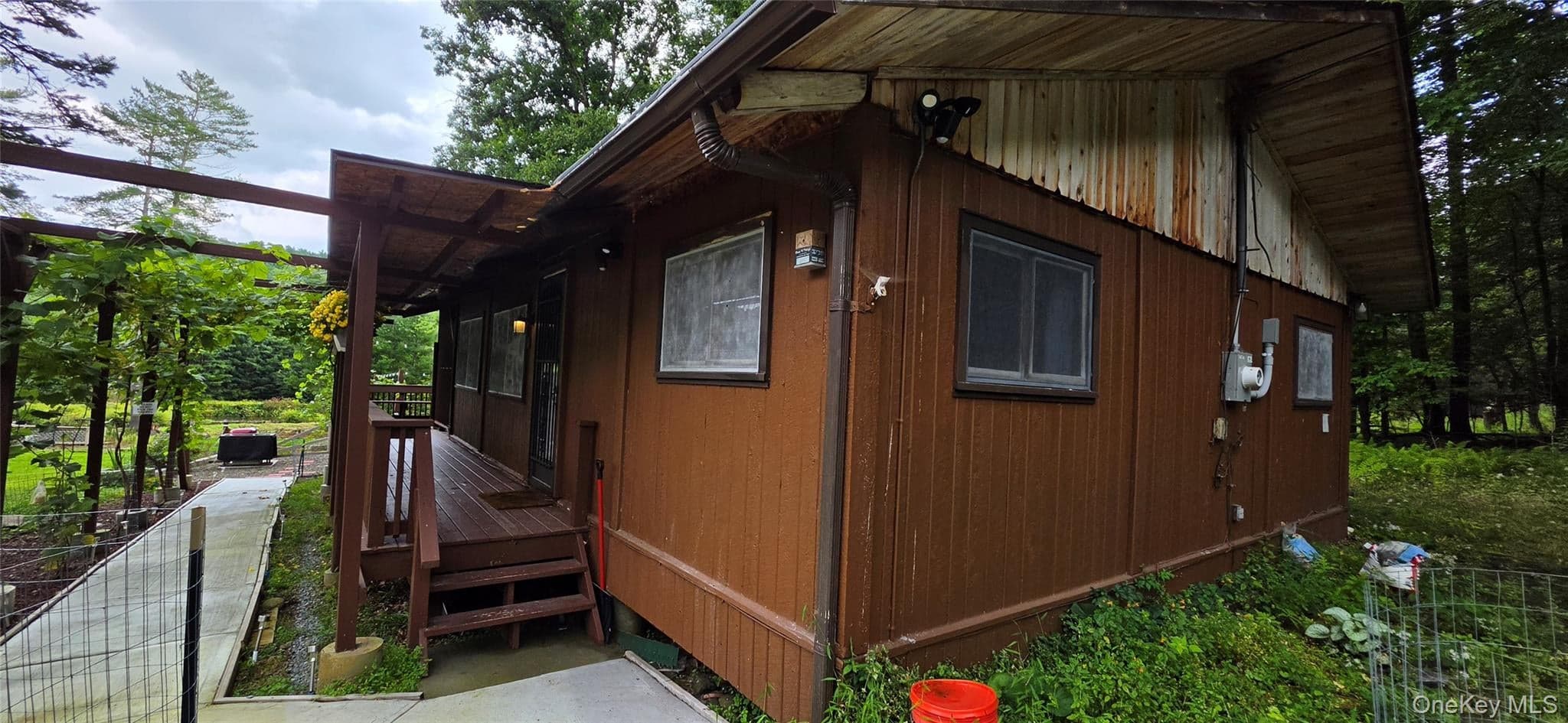 586 Lake Shore Lane thumbnail 27