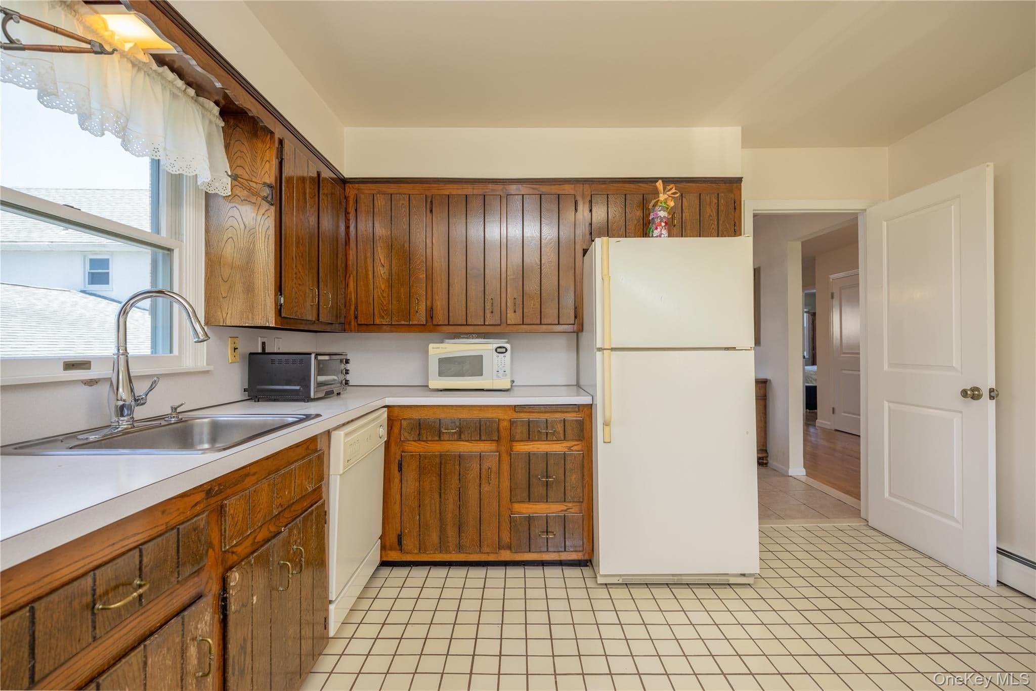 28 Hall Avenue thumbnail 8