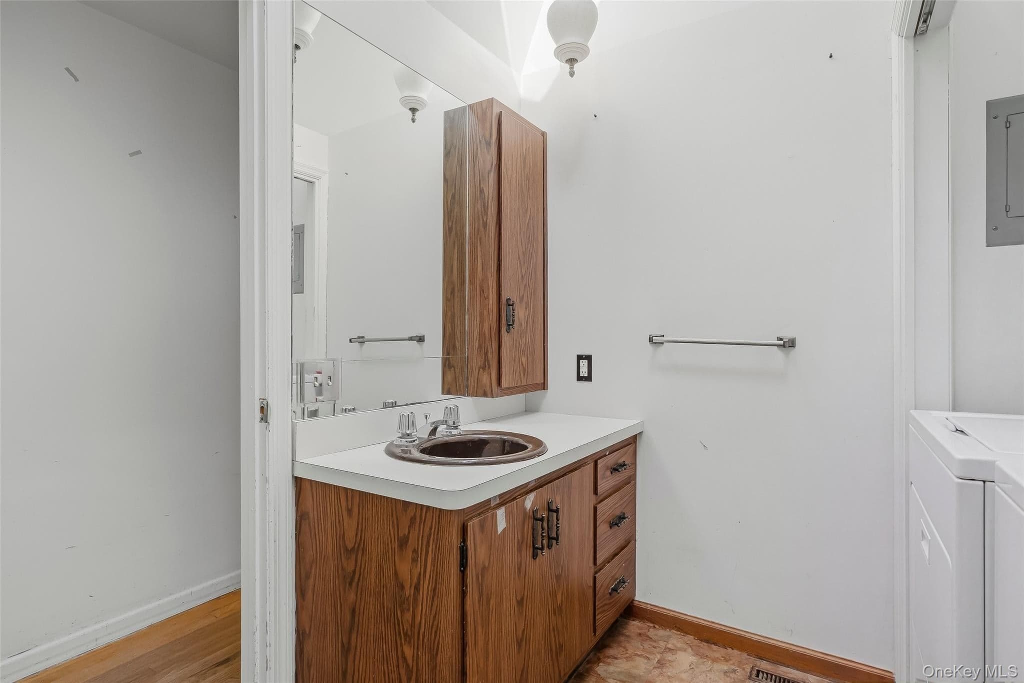 273 Windsor Highway thumbnail 32