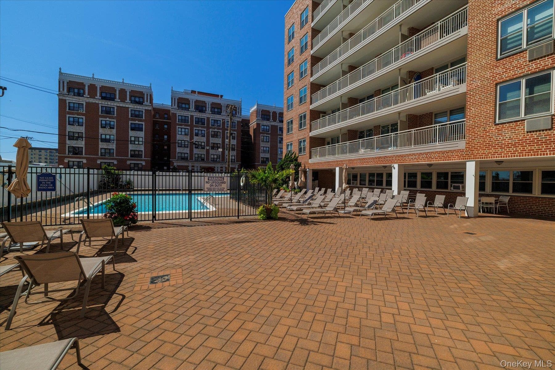 410 E Broadway Unit: 4C thumbnail 17