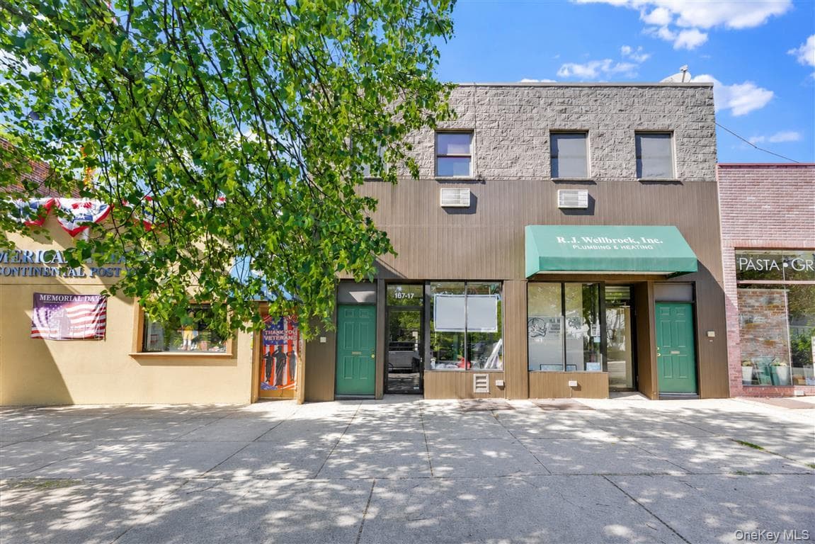 107-17 Metropolitan Avenue, Forest Hills