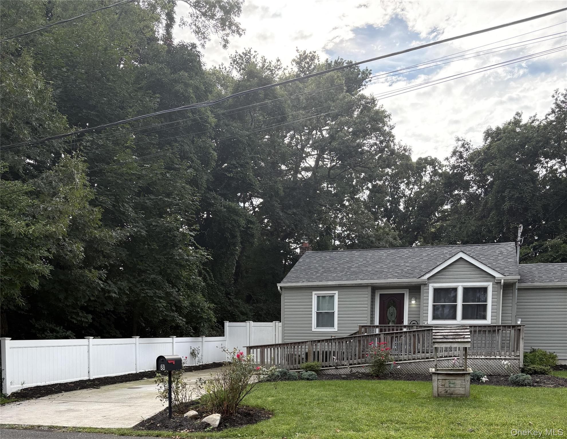 8 Canary Place, Farmingville