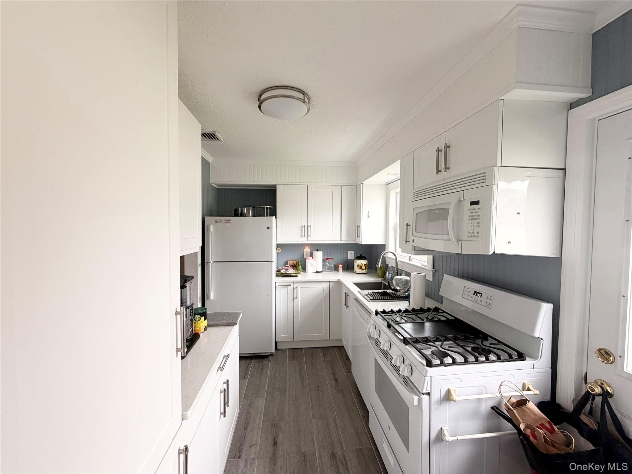 963 Hastings Street thumbnail 7
