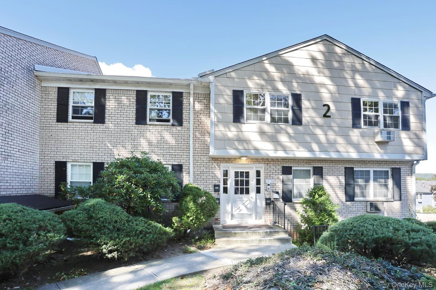 280 Parkside Drive, Suffern